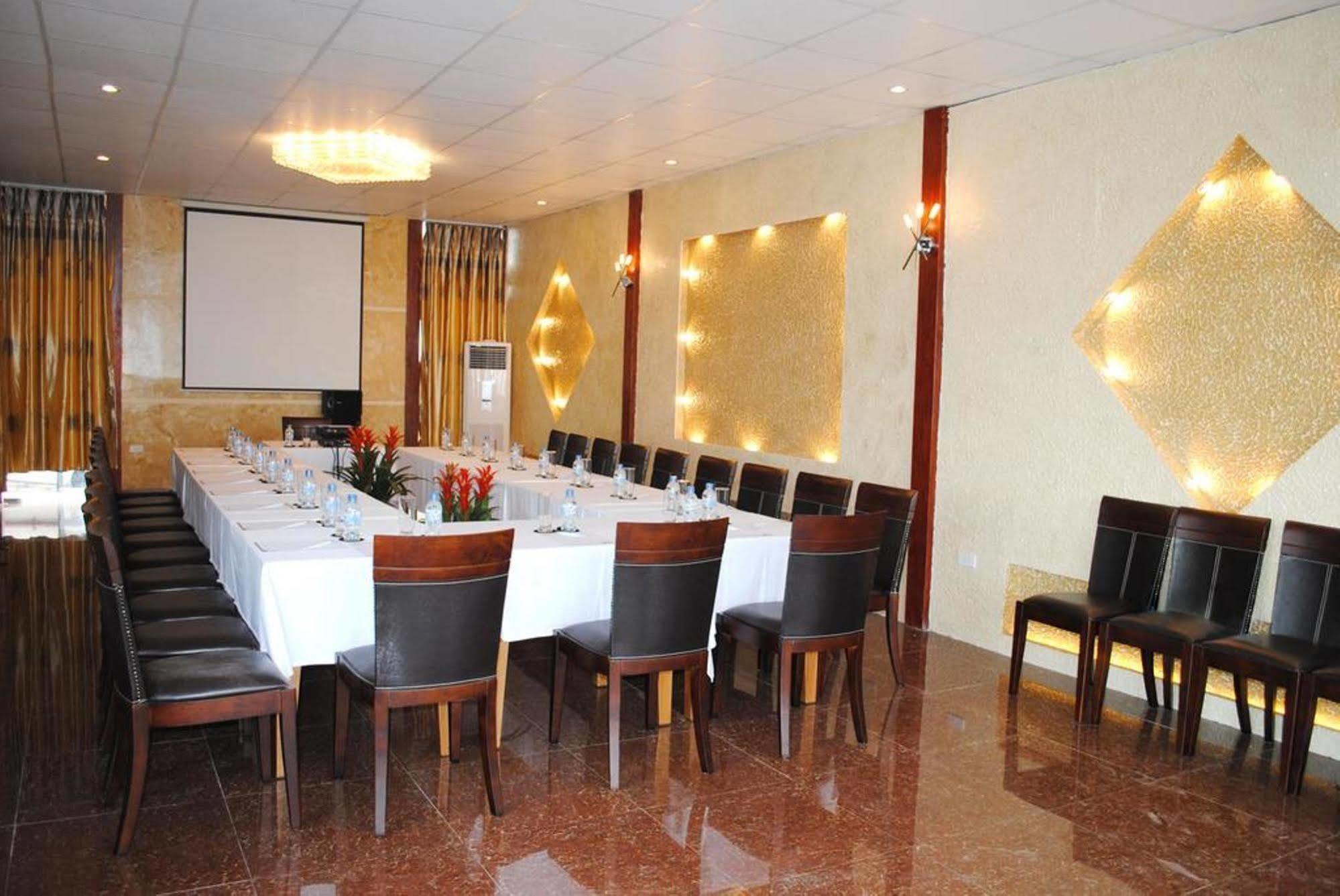 Royal Gate Hotel Hanoï Extérieur photo