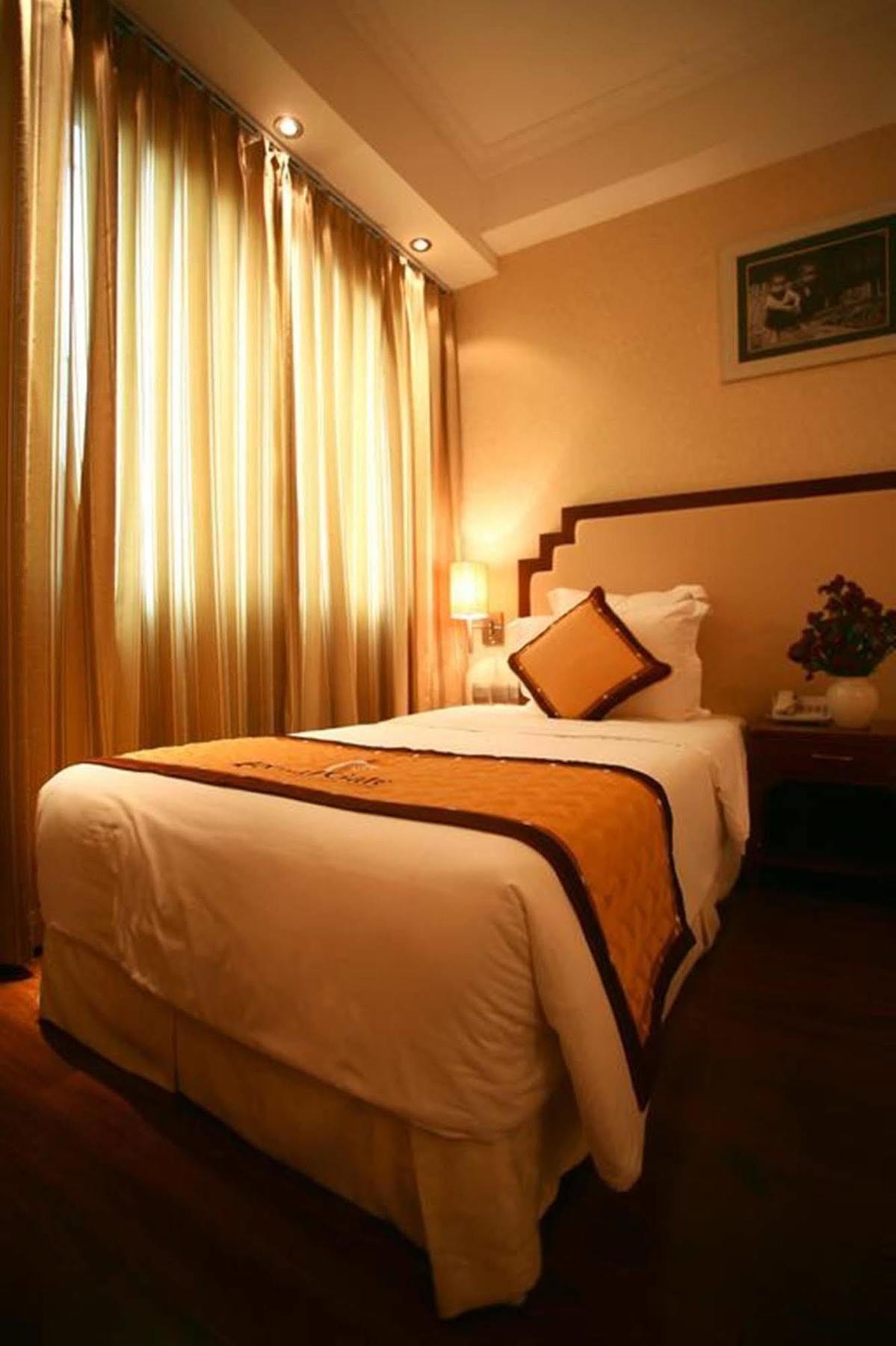 Royal Gate Hotel Hanoï Extérieur photo