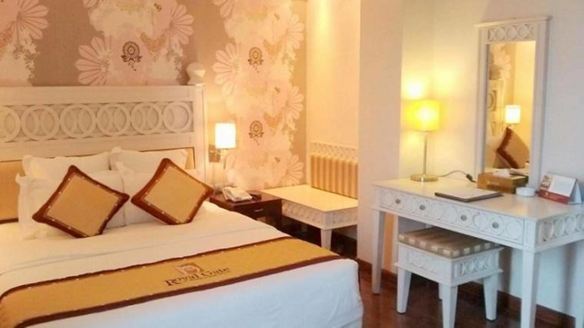 Royal Gate Hotel Hanoï Extérieur photo
