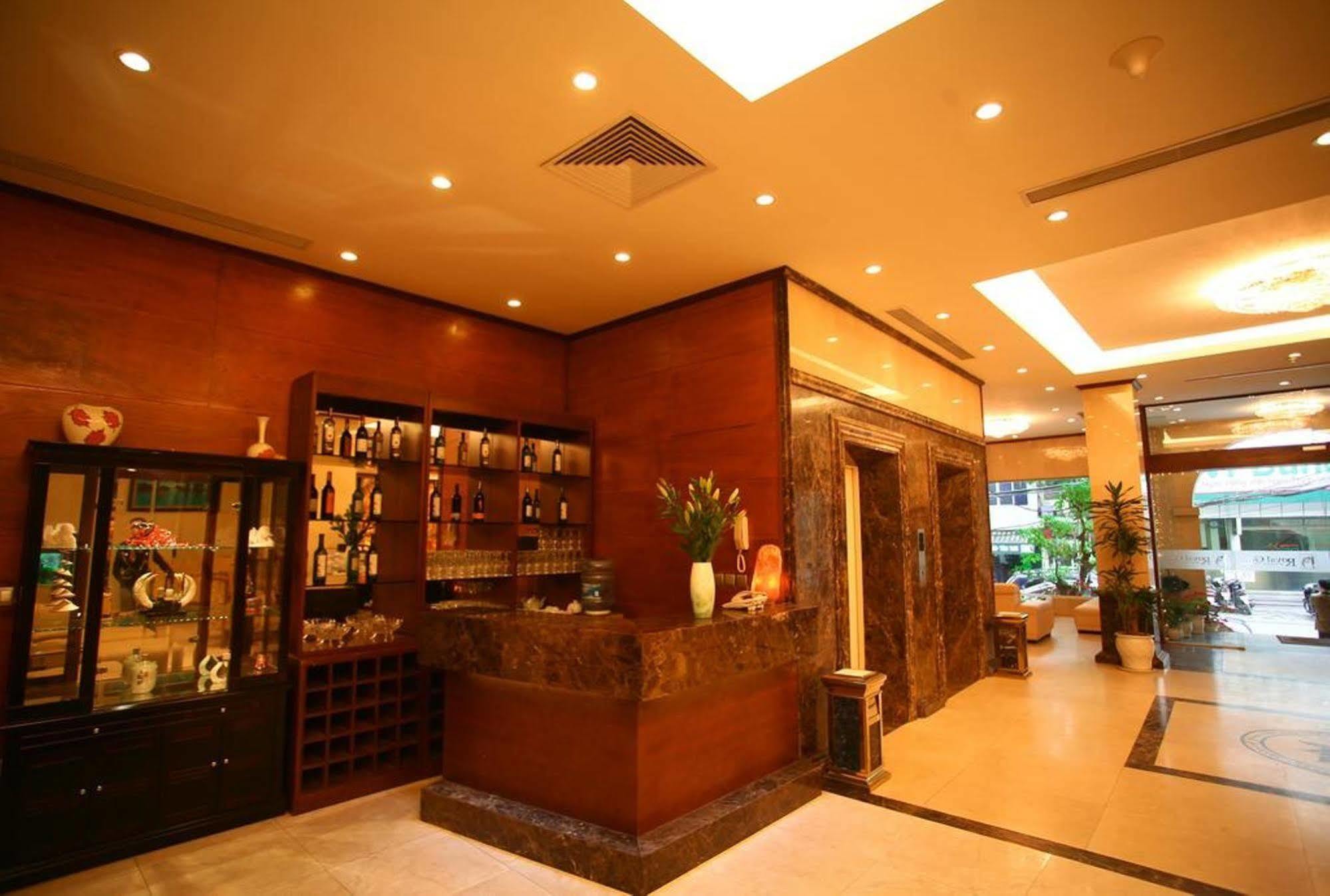 Royal Gate Hotel Hanoï Extérieur photo