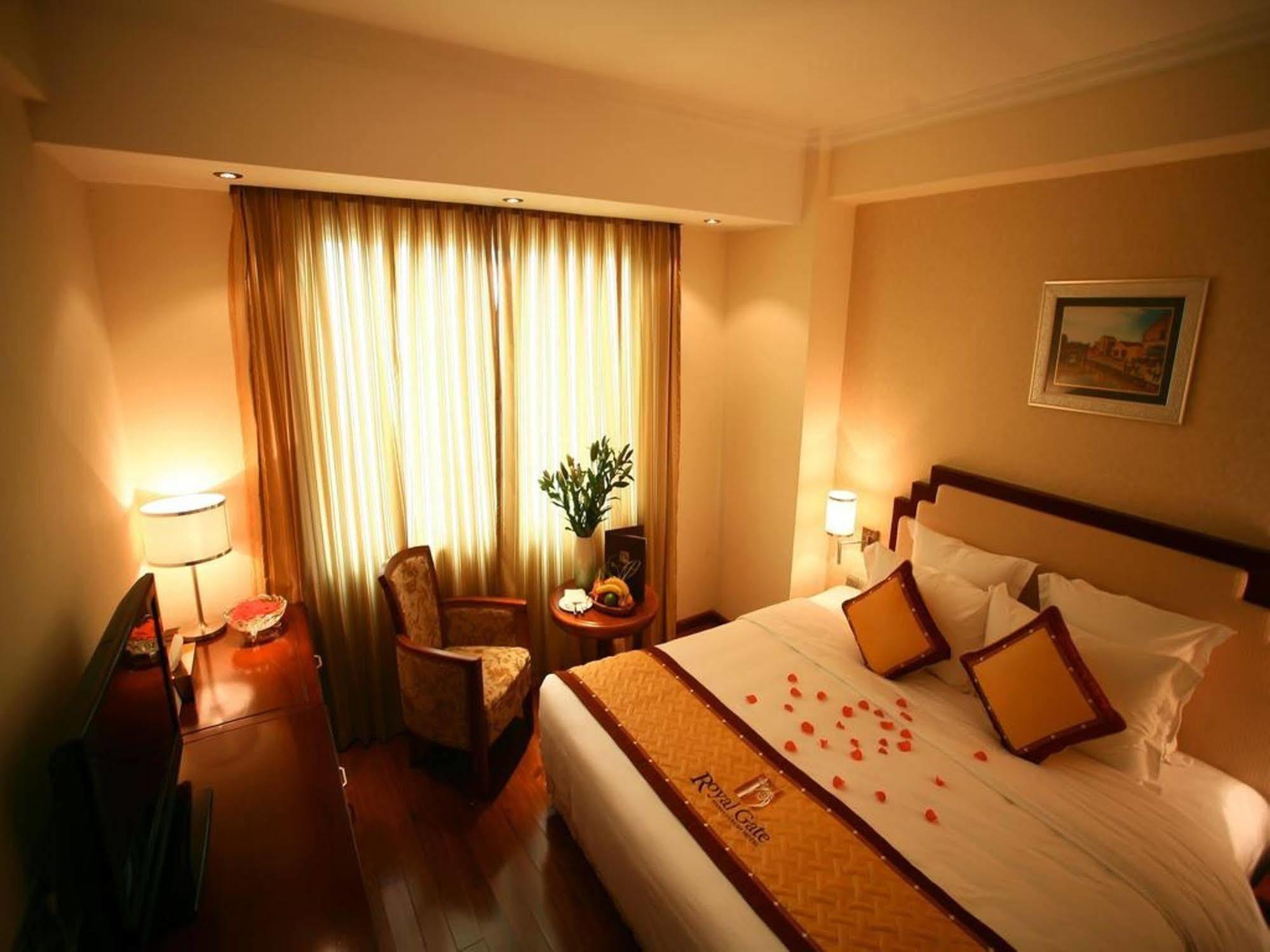 Royal Gate Hotel Hanoï Extérieur photo